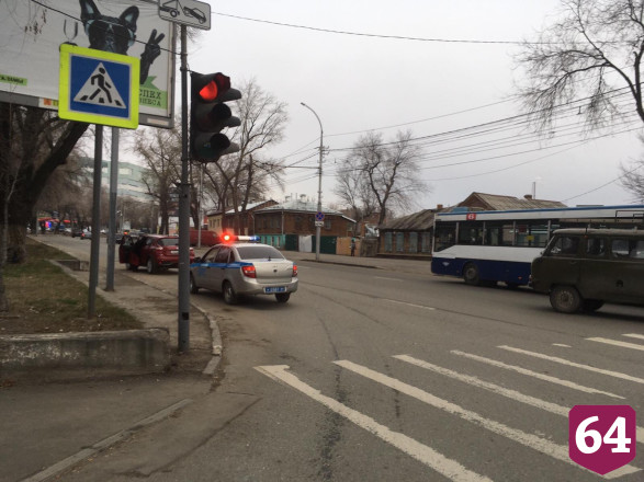 В Саратове пожилая автоледи задавила женщину