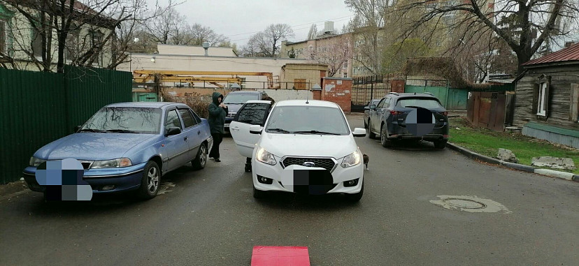 В Саратове велосипедист протаранил «Датсун» автоледи