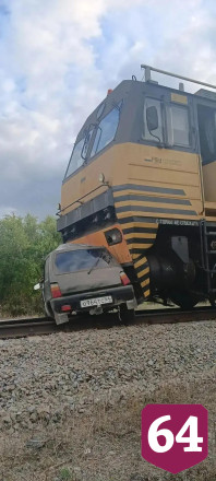 Водитель «Оки» погиб в ДТП с локомотивом в Саратовской области