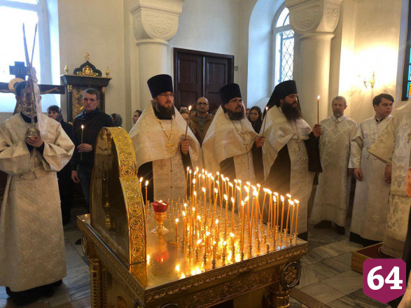 Десятки саратовцев пришли в храм на панихиду по Лизе Киселевой
