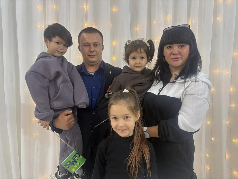 Ветерана СВО признали лучшим папой Саратовской области