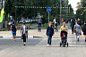 Жители Саратова вышли на вечернюю прогулку без масок