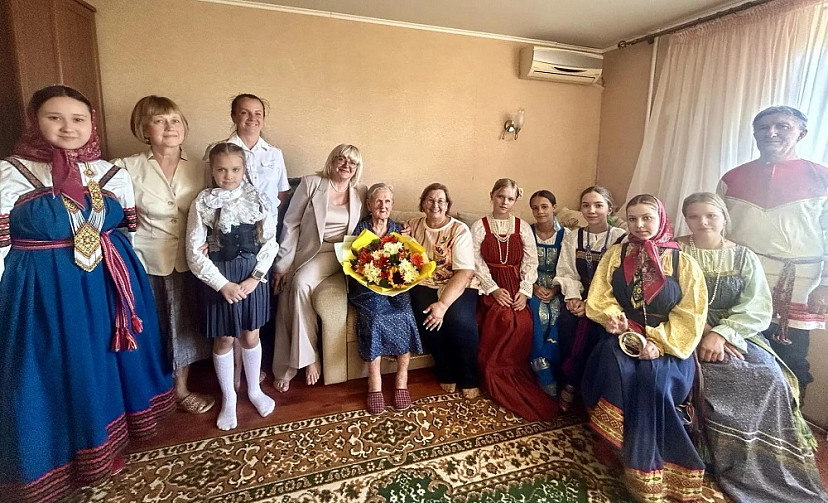 На столетии труженицы тыла из Саратовской области пели «Катюшу» 