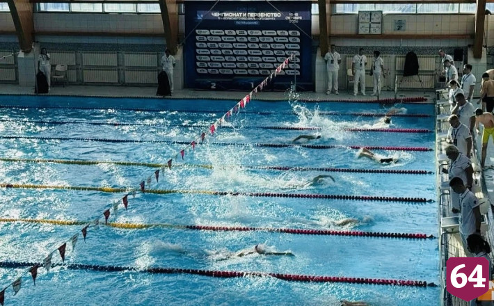 Саратовские пловцы завоевали медали чемпионата и первенства ПФО 