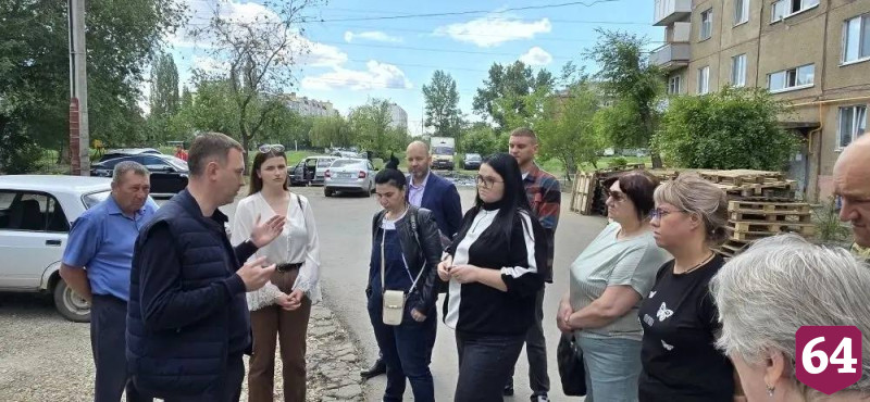 В Энгельсе продолжат осушать затопленные из-за обрушения коллектора подвалы