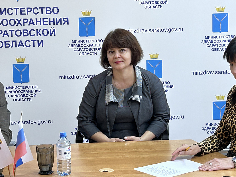 Саратовцев призвали плавать и есть белок для здоровья легких