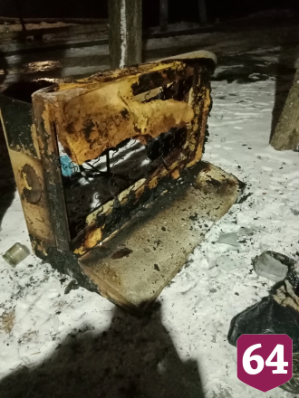 Жительница Саратова после пожара пожаловалась на пьющих соседей