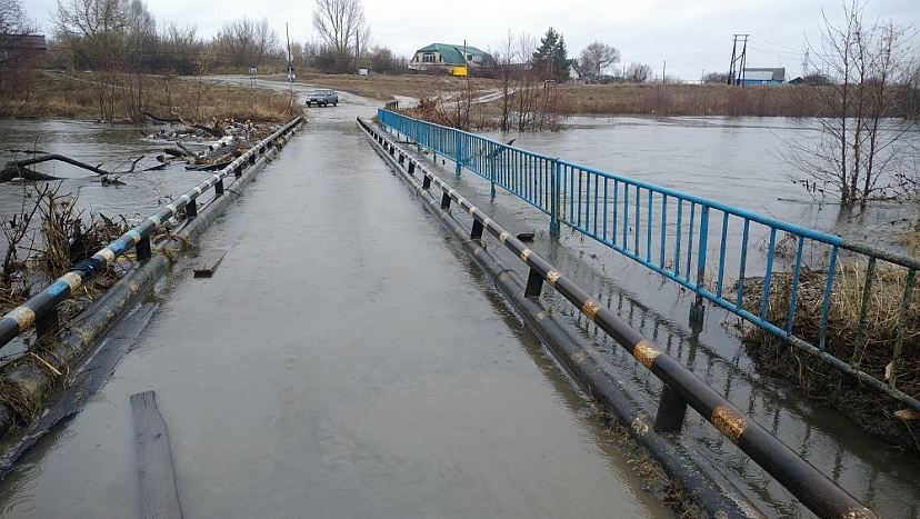 В Саратовской области под водой остаются 6 мостов 