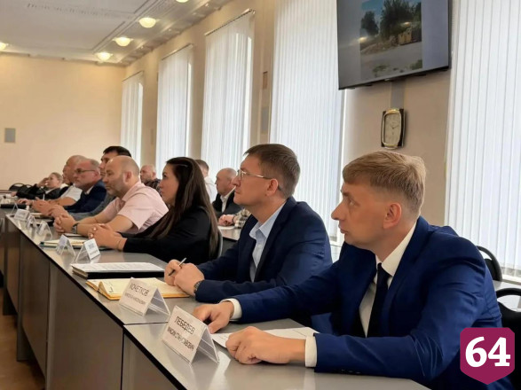 В Энгельсском районе усилили контроль за покосом травы и состоянием дорог у школ