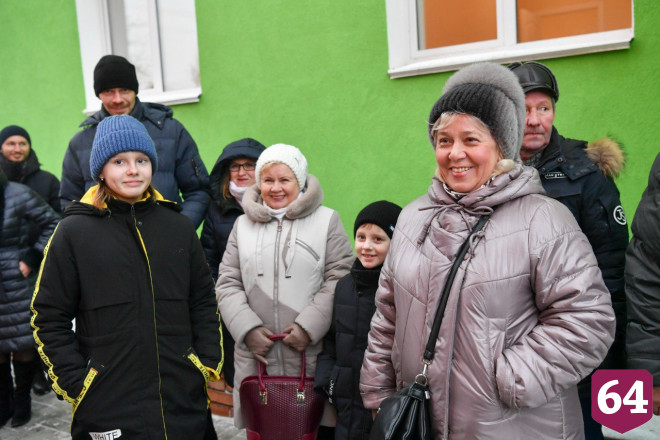 В Энгельсе переселенцам из аварийного жилья купили новые квартиры