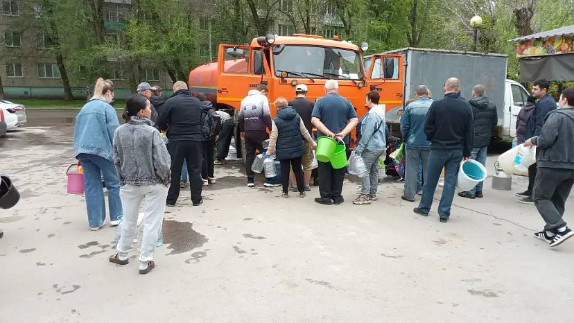 В Энгельсе увеличили число машин для подвоза воды