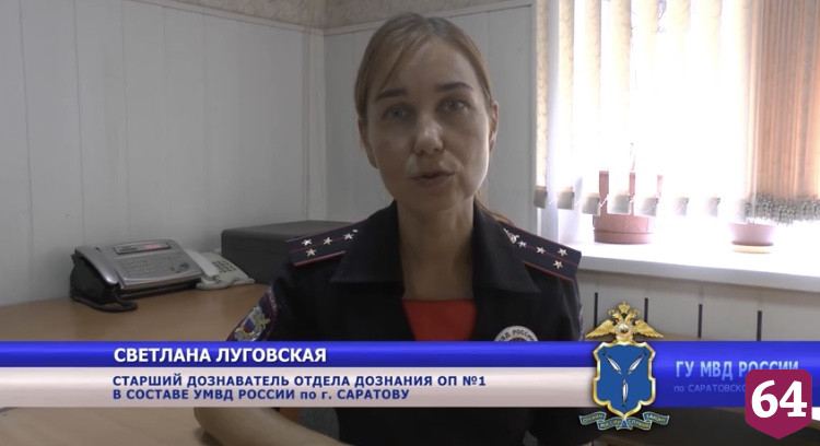Мужчина надел маску из урны и похитил сосны с проспекта Кирова