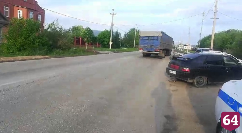 Мужчина пострадал в ДТП с грузовиком под Саратовом