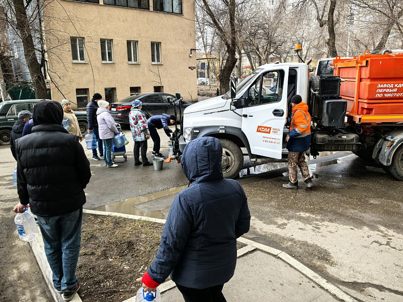Жителям Саратова отключат воду на сутки
