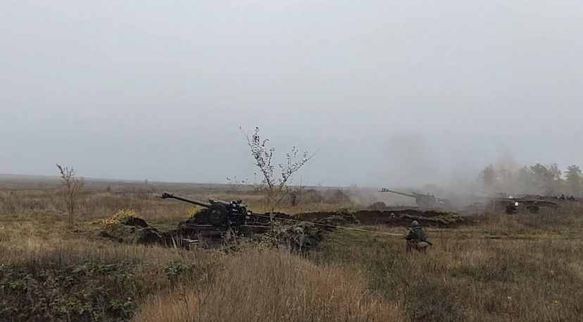 Под Саратовом мобилизованные артиллеристы упражняются в стрельбе  