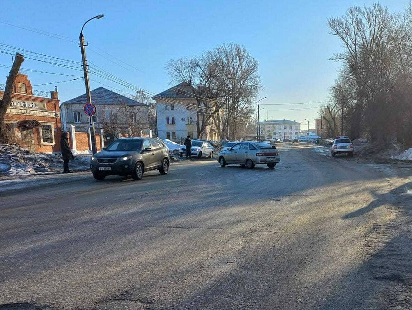 Под Саратовом автоледи на легковушке сбила пешехода