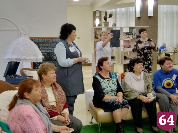 Саратовские пенсионерки объяснили губернатору процесс оплаты ЖКУ через интернет 