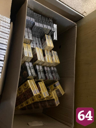 Под Саратовом сотрудницу магазина задержали за контрафактные сигареты и водку