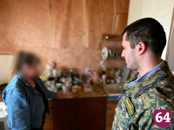 Женщина на манекене показала, как убивала любовника 