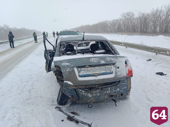 Три человека пострадали в ДТП на трассе под Саратовом