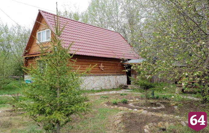 Под Саратовом продают усадьбу с 4 домами и прудом