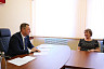 Жители попросили губернатора помочь с ремонтом дороги и установкой светофора