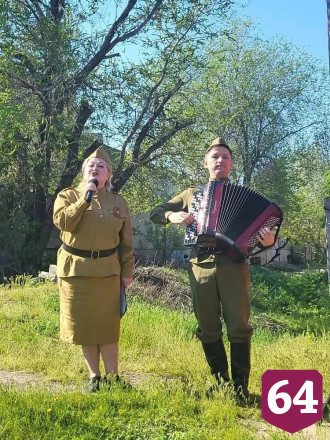 В Энгельсе с Днем Победы поздравили стрелка Великой Отечественной войны