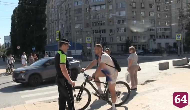 Более 2 тысяч нарушений на самокатах и велосипедах выявили в Саратове