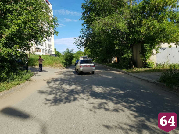 В Саратове легковушка сбила подростка на велосипеде