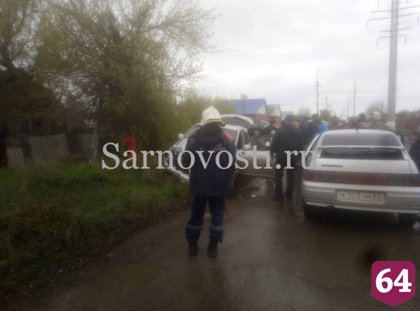 Автоледи на кроссовере покалечилась в ДТП под Саратовом