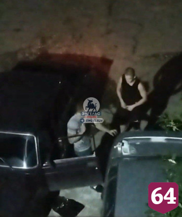 Ночью в центре Энгельса сожгли несколько машин