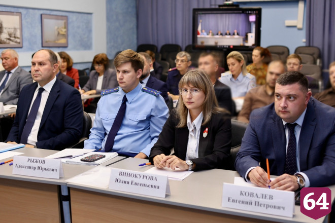 Саратовские предприятия погасили долги по зарплате 