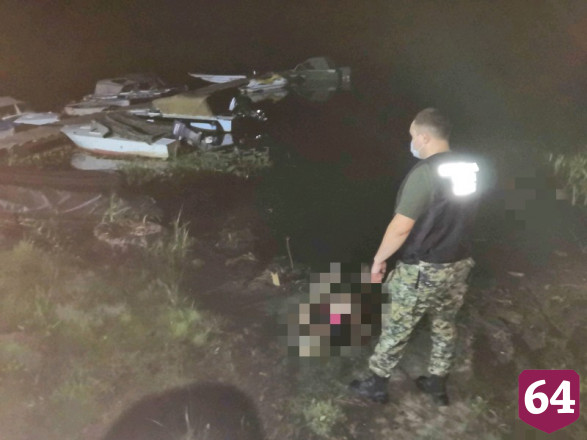 Рыбак вытащил на берег лодочной базы тело утопленницы