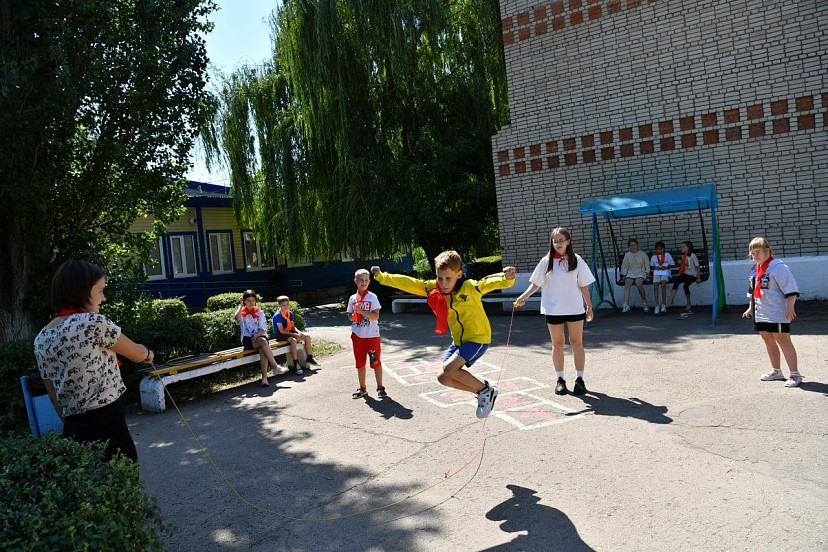 В Саратовскую область приехали отдыхать 83 ребенка из ЛНР 