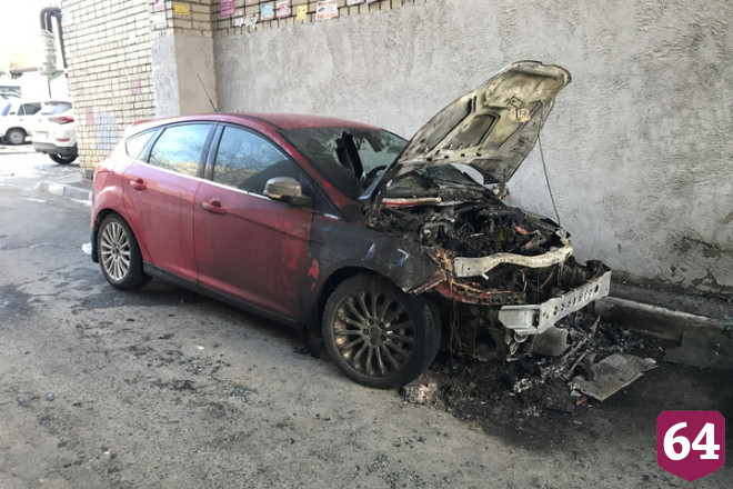 В арке у «Пентагона» сожгли два автомобиля