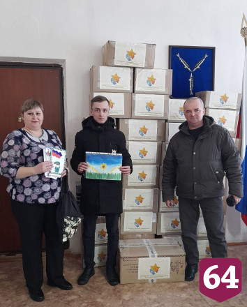 Саратовские девушки к 23 февраля навязали носков бойцам СВО