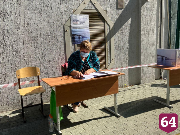 В Саратове на довыборах заработали участки во дворах 