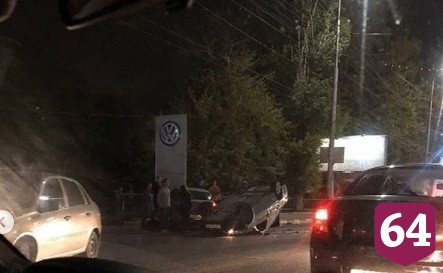 На 3-й Дачной перевернулись на крышу 2 автомобиля