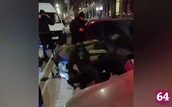 Водитель «Мустанга» не смог обжаловать приговор за нападение на полицейского в Саратове