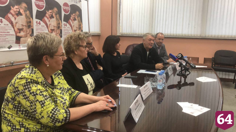 Популярный актер посетил в Саратове госпиталь с ранеными бойцами СВО