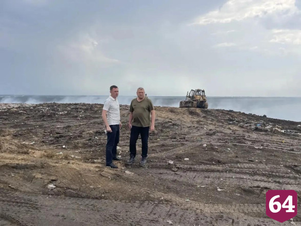 Площадь тушения свалки в Энгельсе значительно уменьшилась