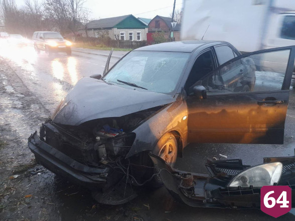 Двое покалечились в ДТП со столбом под Саратовом