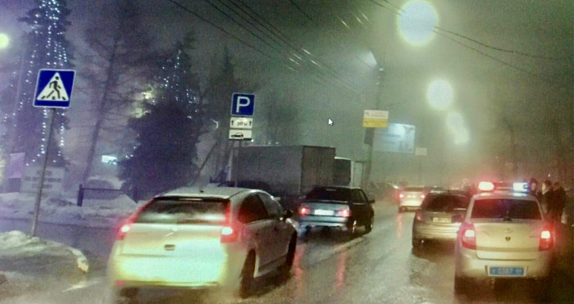 Иномарка в тумане сбила женщину у «Рубина»