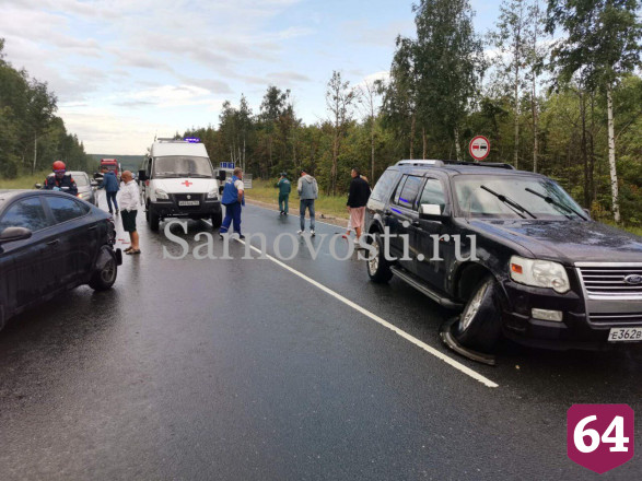 В массовой аварии на саратовской трассе пострадали три человека