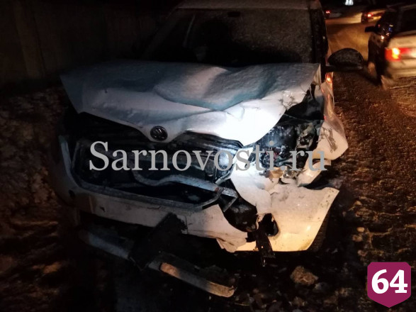 В аварии под Саратовом покалечилась пассажирка внедорожника