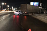 Водитель BMW залетел под фуру у METRO и попал в больницу