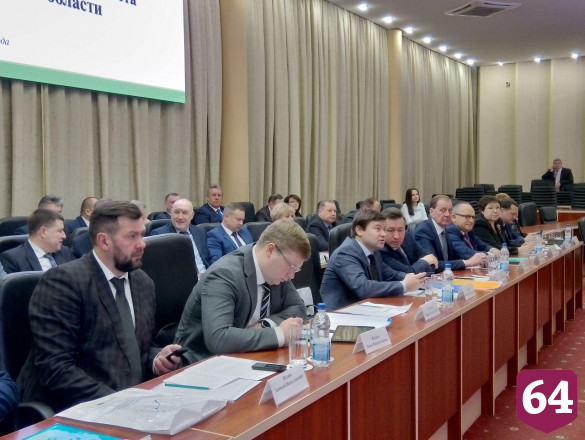 Саратовский губернатор напомнил чиновникам о важности контакта с людьми 
