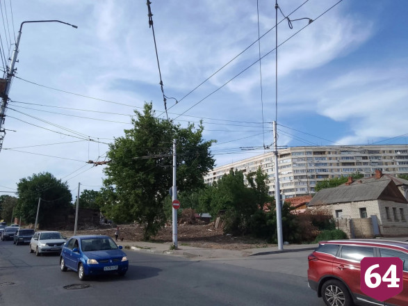 Славянскую площадь освобождают от ветхих домов