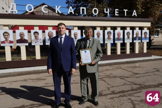В районном центре под звуки барабанов открыли городские часы