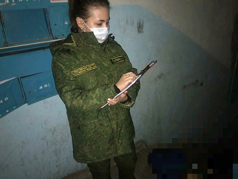 В подъезде дома на Ломоносова нашли мертвеца